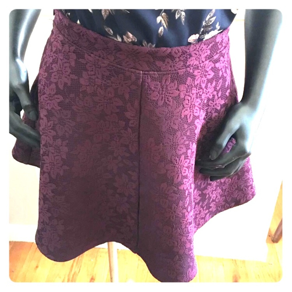 LAST CHANCE Maroon Floral skirt F21